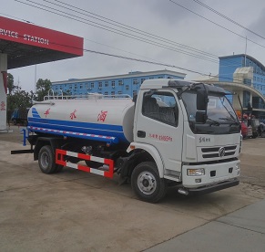 程力威牌CLW5111GSSZK型洒水车