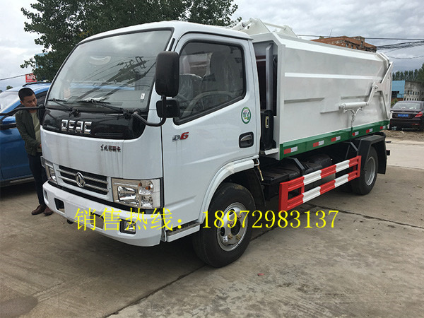 东风福瑞卡侧装挂桶压缩式垃圾车