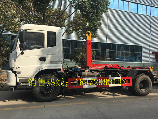 东风153新款勾臂式垃圾车