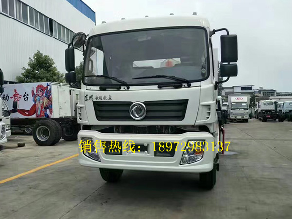 东风145新款勾臂式垃圾车