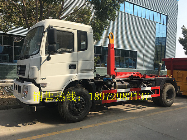 东风153新款勾臂式垃圾车