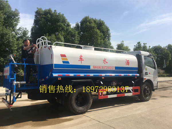 国六东风9.5吨绿化洒水车