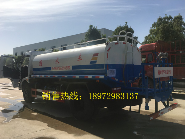 国六东风9.5吨绿化洒水车