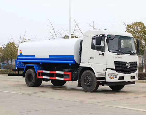 洒水车