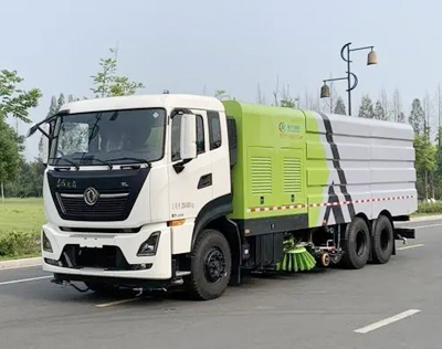 扫路车